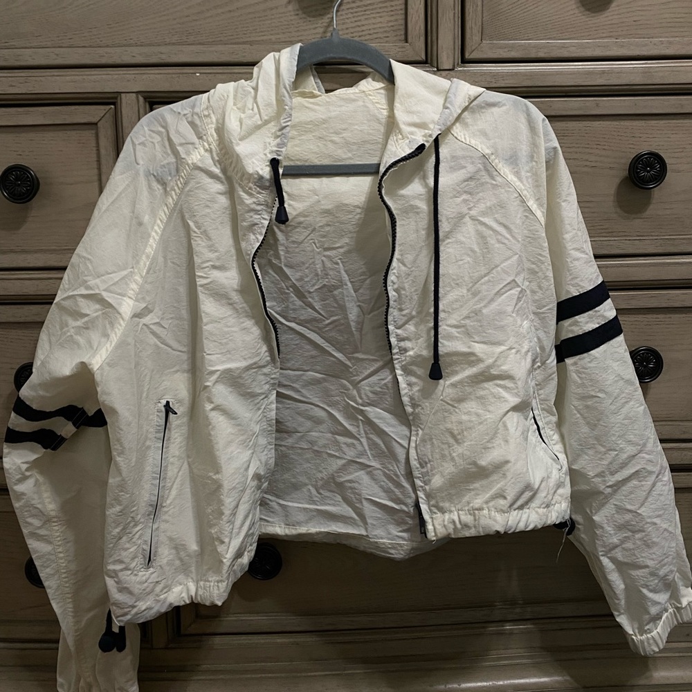Cropped Brandy Melville windbreaker!